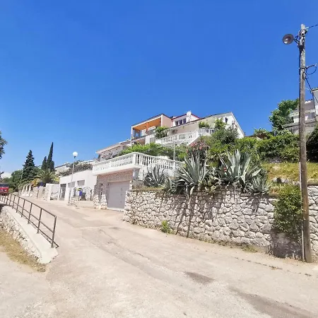 Niko 5 70m From The 아파트 *