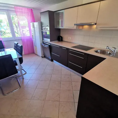 Niko 5 70m From The Lägenhet Dramalj