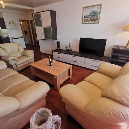 Niko 5 70m From The Lägenhet *