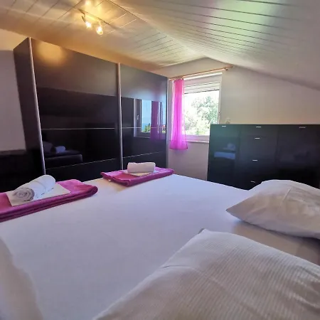 Niko 5 70m From The Dramalj