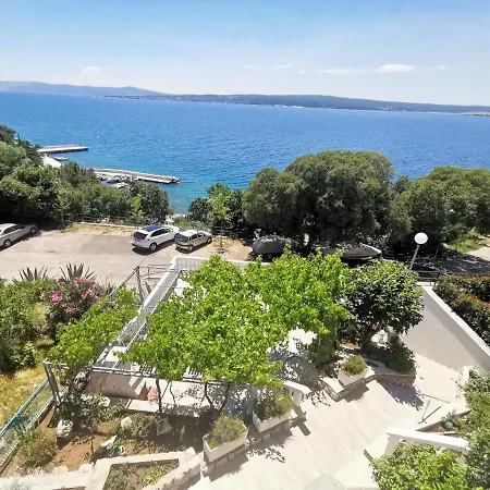 Niko 5 70m From The Dramalj