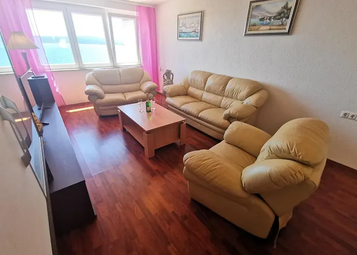 Apartman Niko 5 70m From The Dramalj
