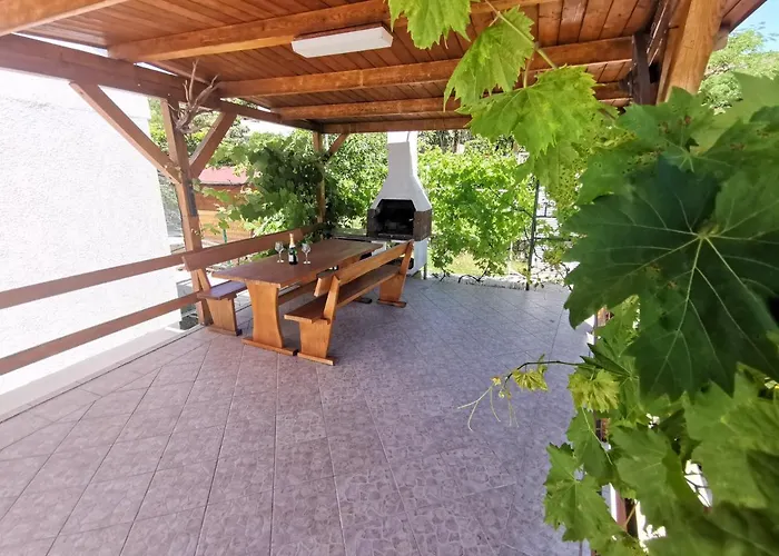 Apartman Niko 5 70m From The Dramalj